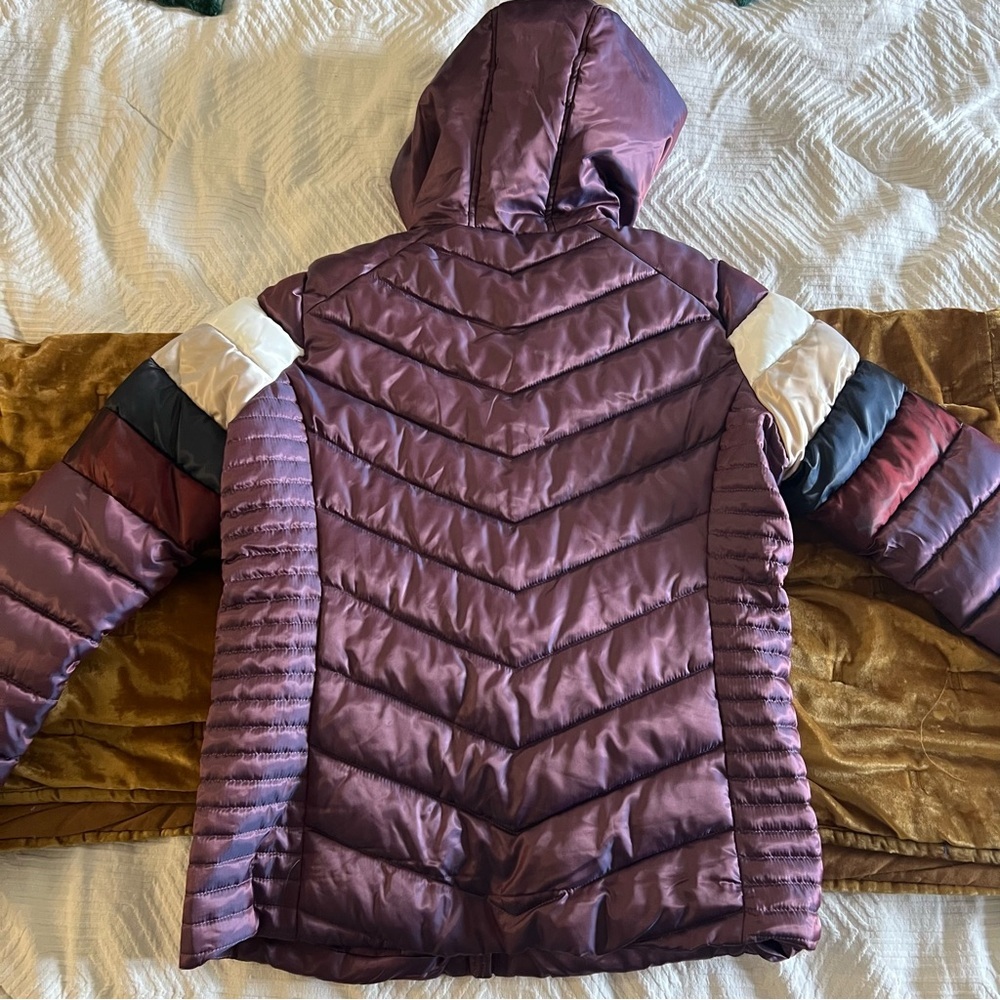 BNCI Women's Hooded Puffer Jacket in Plum with Chevron Stripes - Picture 10 of 10